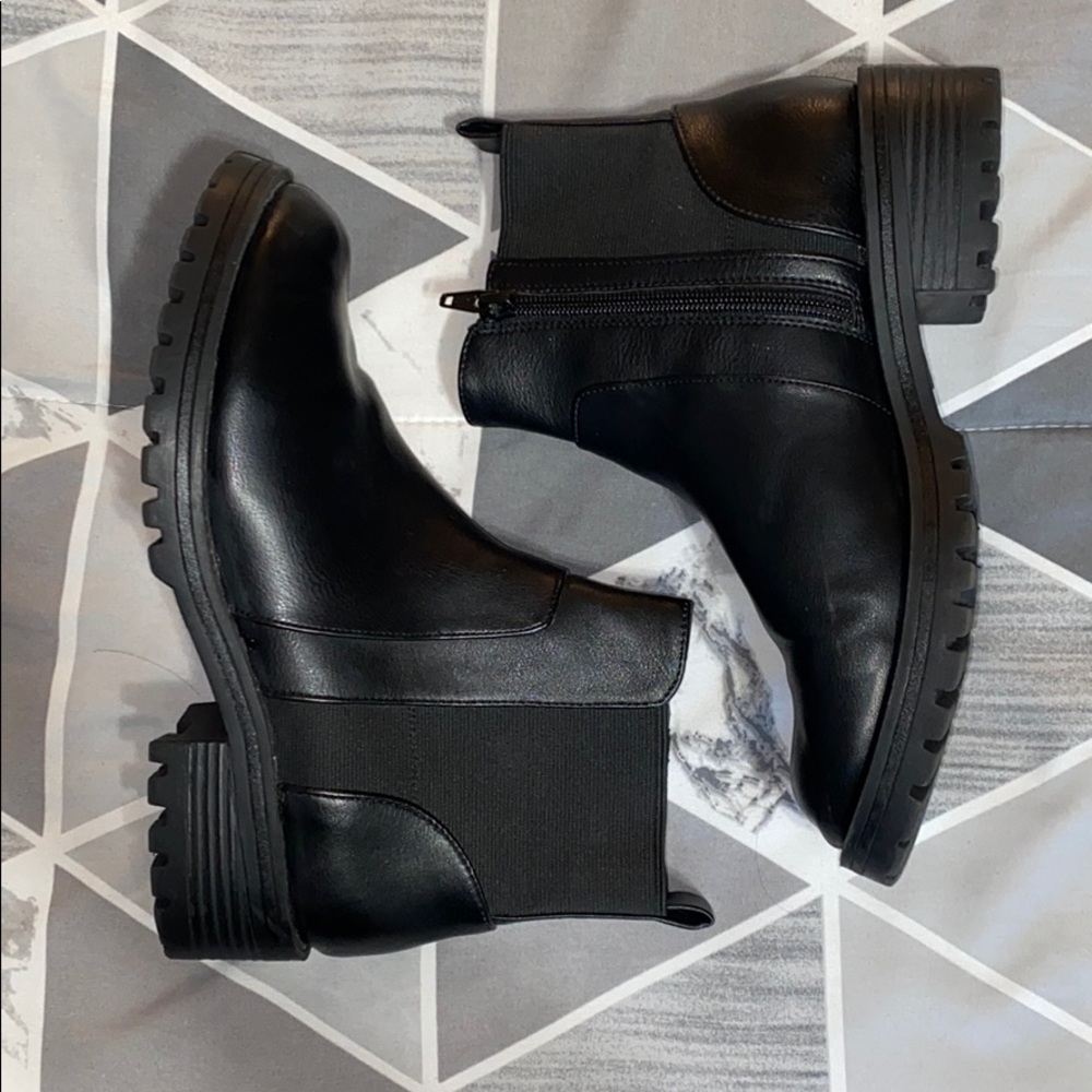 Combat boots